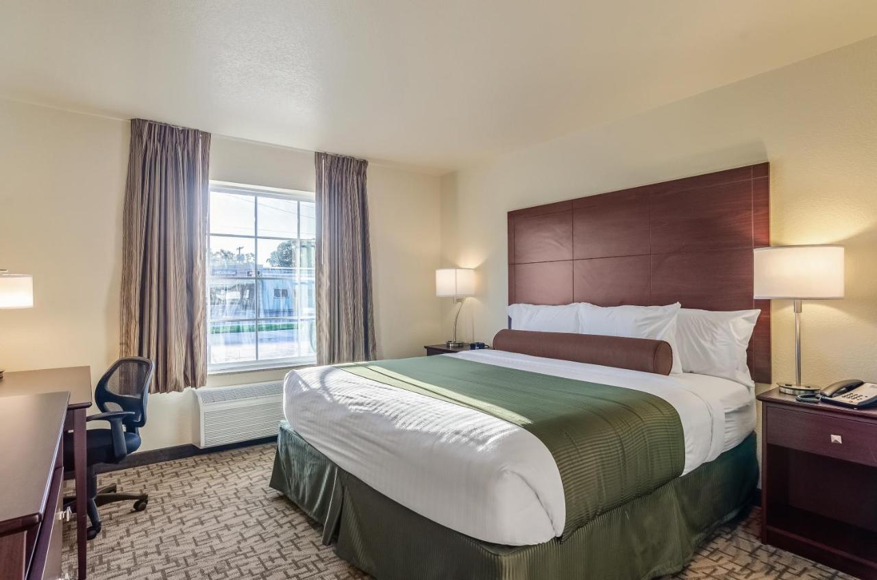 Cobblestone Inn & Suites - Bridgeport Buitenkant foto
